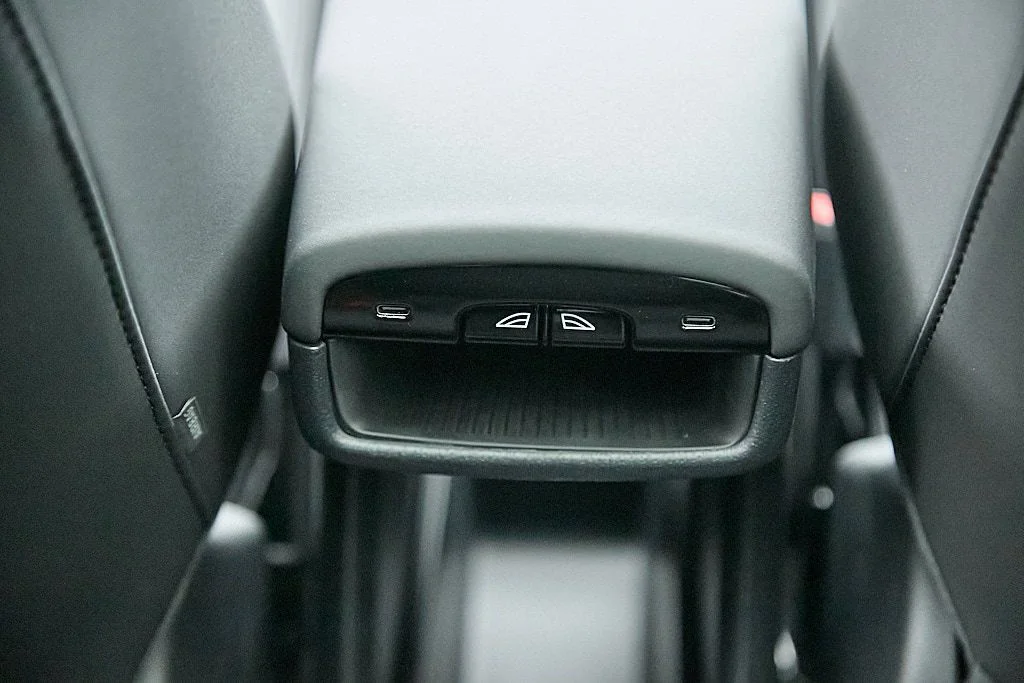 New 2026 Onyx Black Volvo Plus image 18