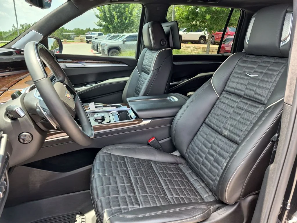 Used 2025 Black Cadillac Sport Platinum image 22