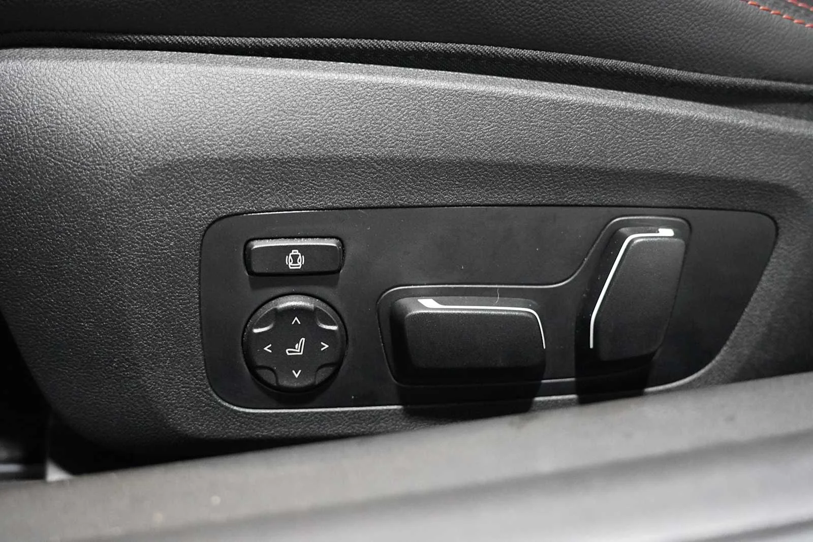Certified Used 2026 Brooklyn Grey Metallic BMW  image 13