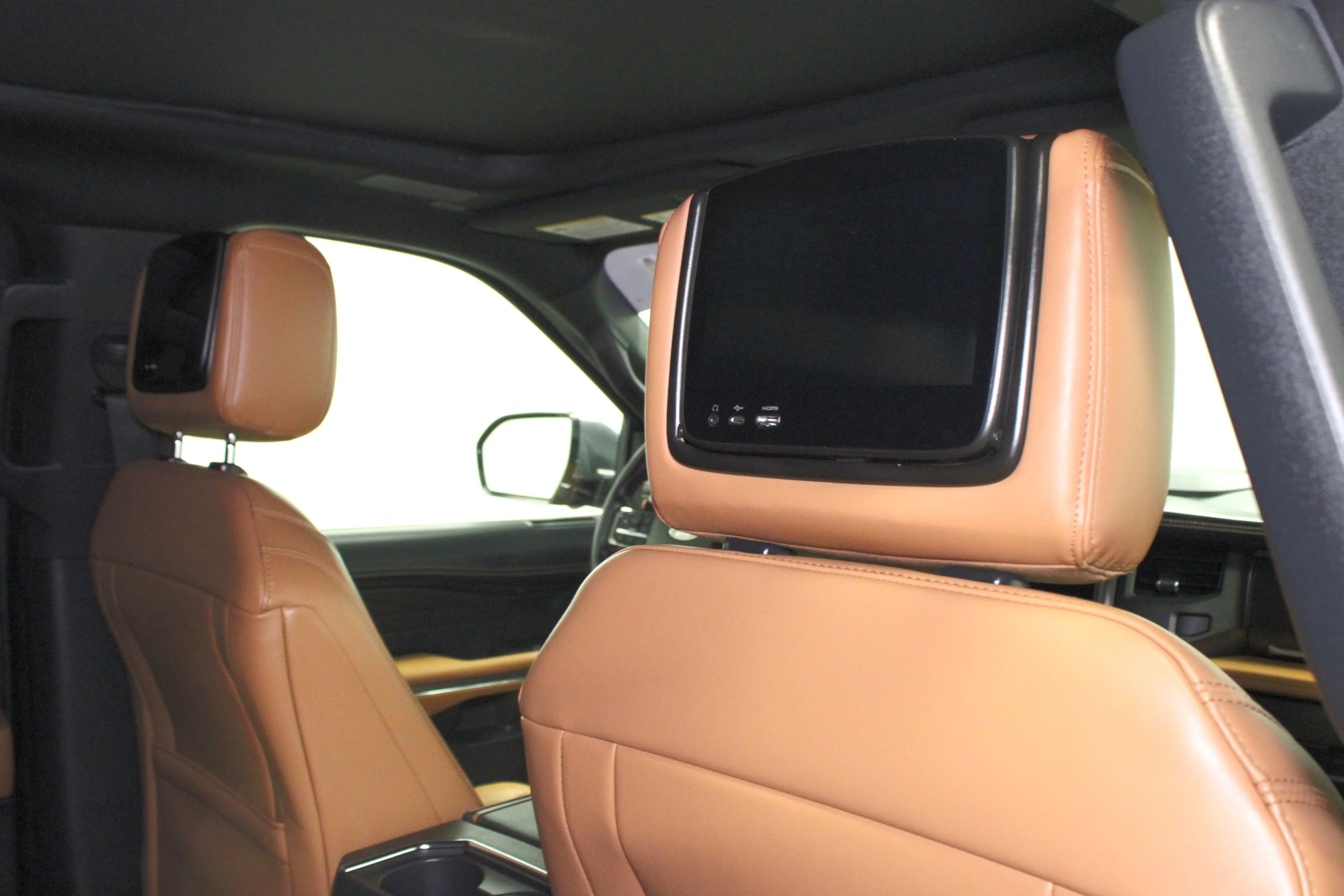 Used 2022 Blue Metallic Ford Platinum image 19