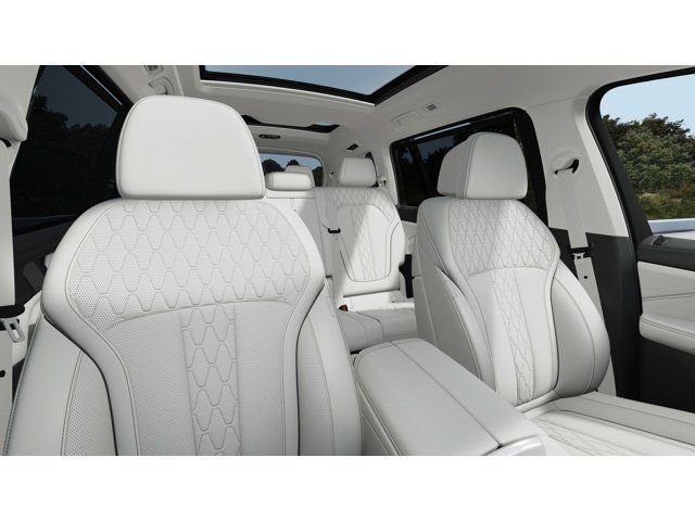 New 2027 Sparkling Copper Metallic BMW xDrive40i image 11