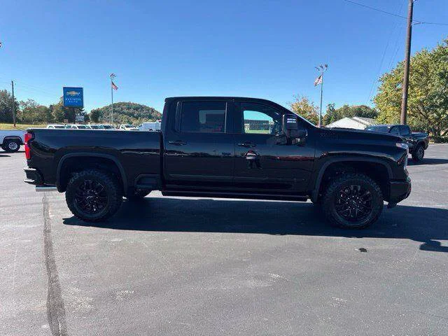 New 2026 Black Chevrolet High Country image 10