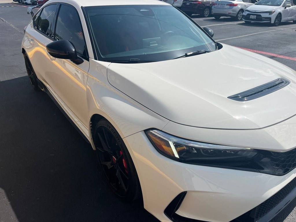 Certified Used 2024 Championship White Honda  image 3
