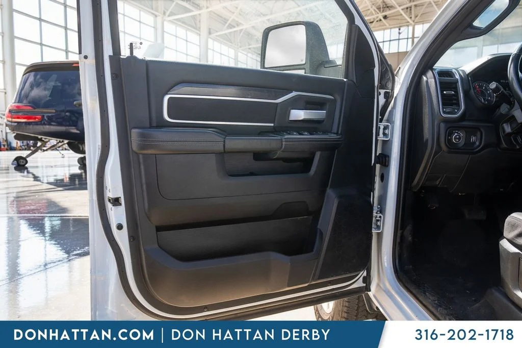 Used 2024 White Ram Big Horn image 19
