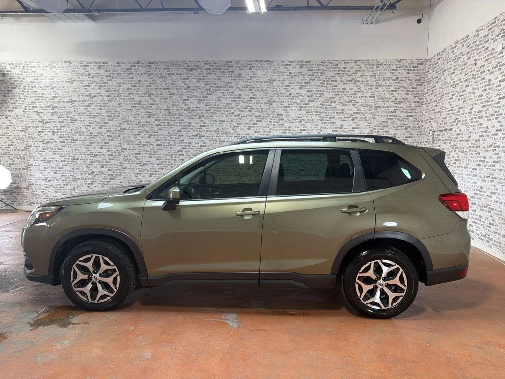 Used 2022 Brown Subaru Premium image 4