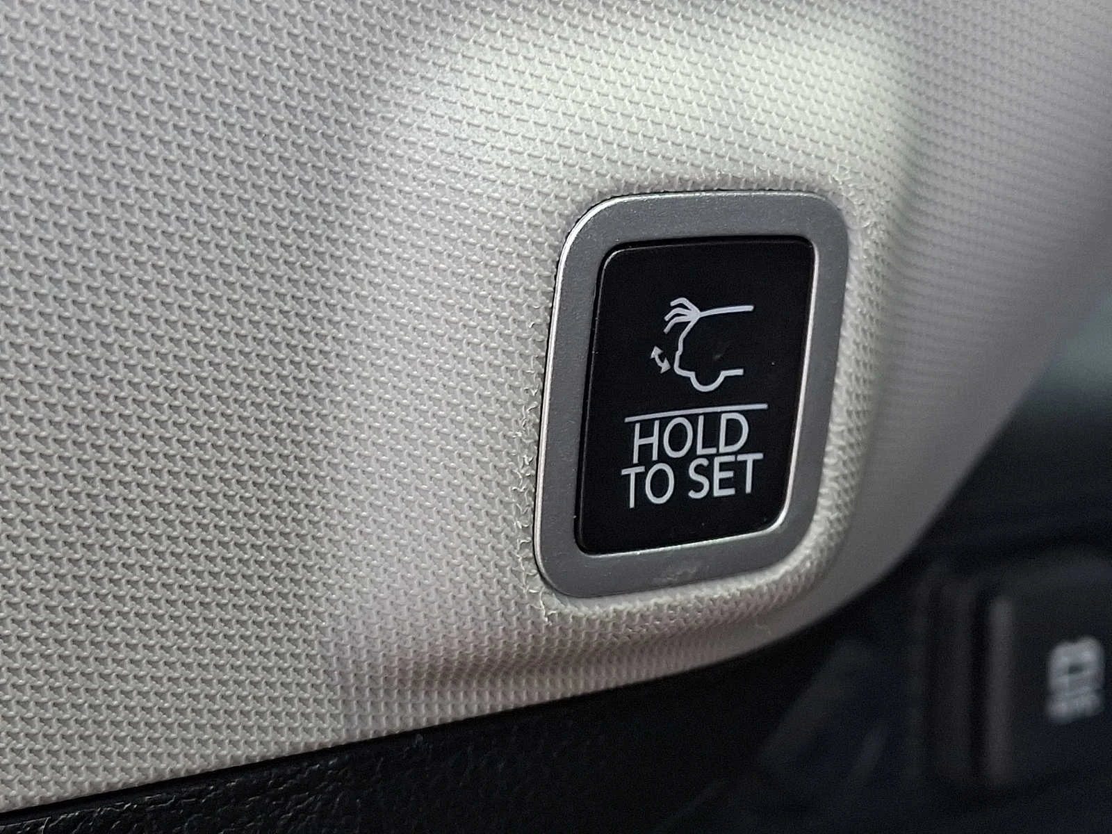 Used 2023 Midnight Sky Jeep  image 31