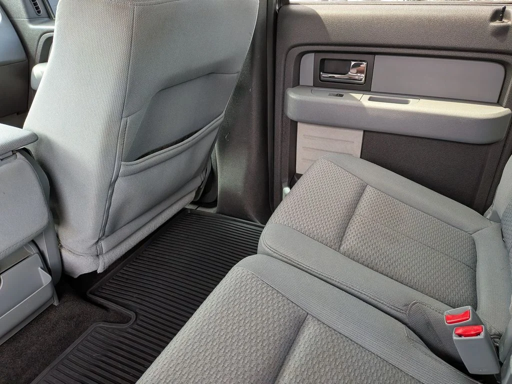 Used 2013 Black Ford XLT image 33
