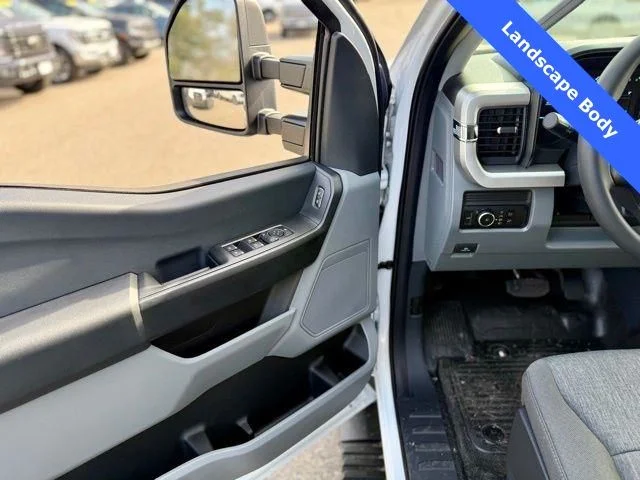 2025 Ford F-550 Super Duty Chassis Cab XL - Photo 7