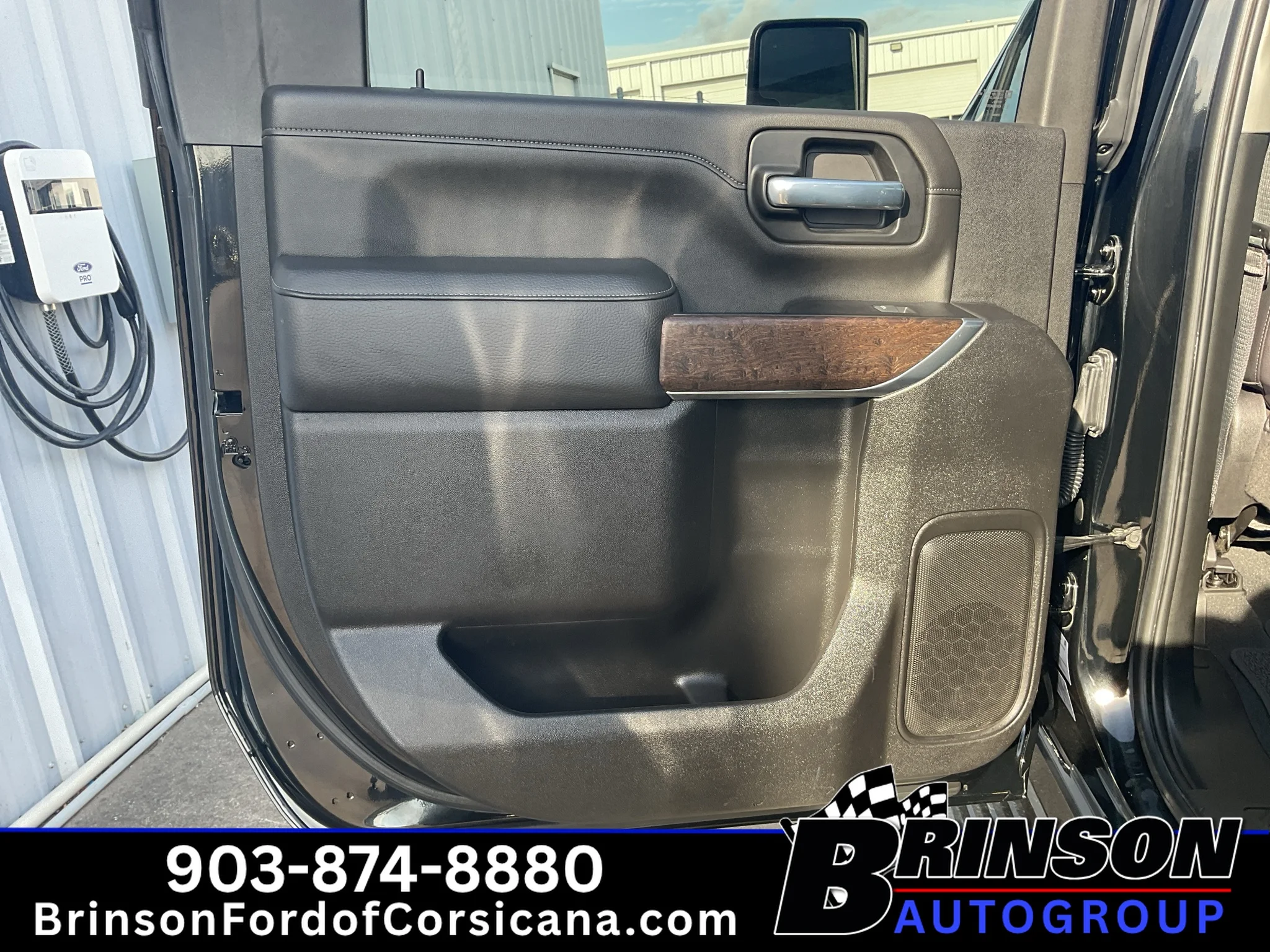 Used 2022 Onyx Black GMC Denali image 16