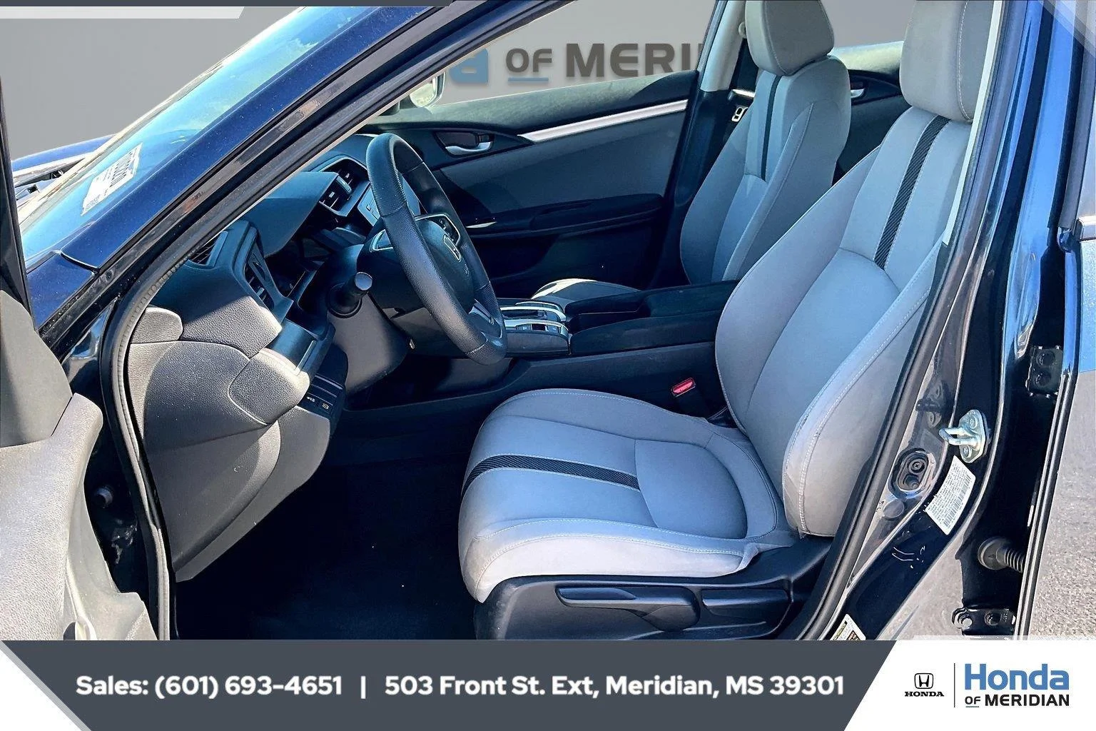 Used 2017  Honda LX image 18