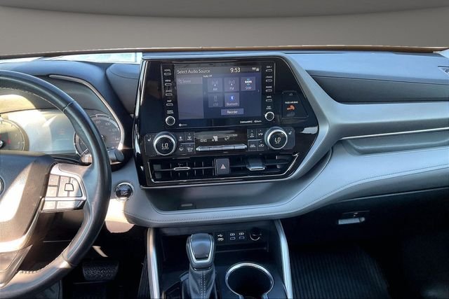 Used 2022 Black Toyota XLE image 6