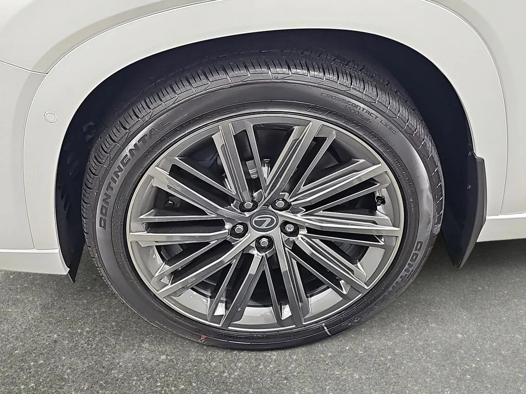 New 2026  Lexus 550h+ Luxury image 30