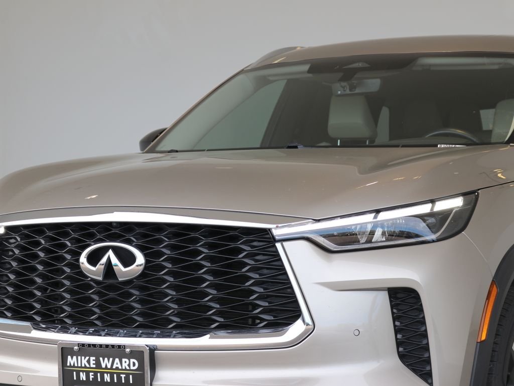 Used 2023 Silver INFINITI LUXE image 61