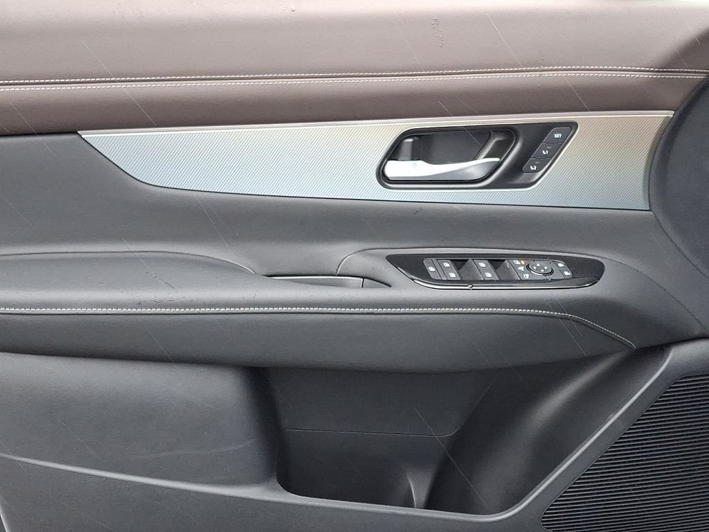 New 2026 Everest White Pearl TriCoat Nissan Platinum image 8