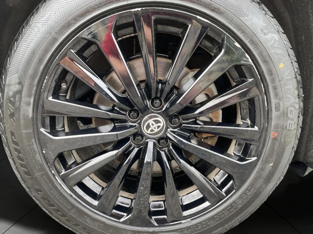 Used 2025  Toyota XSE image 29