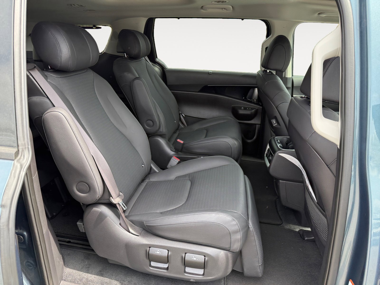 2025 Kia Carnival SX Prestige - Photo 18