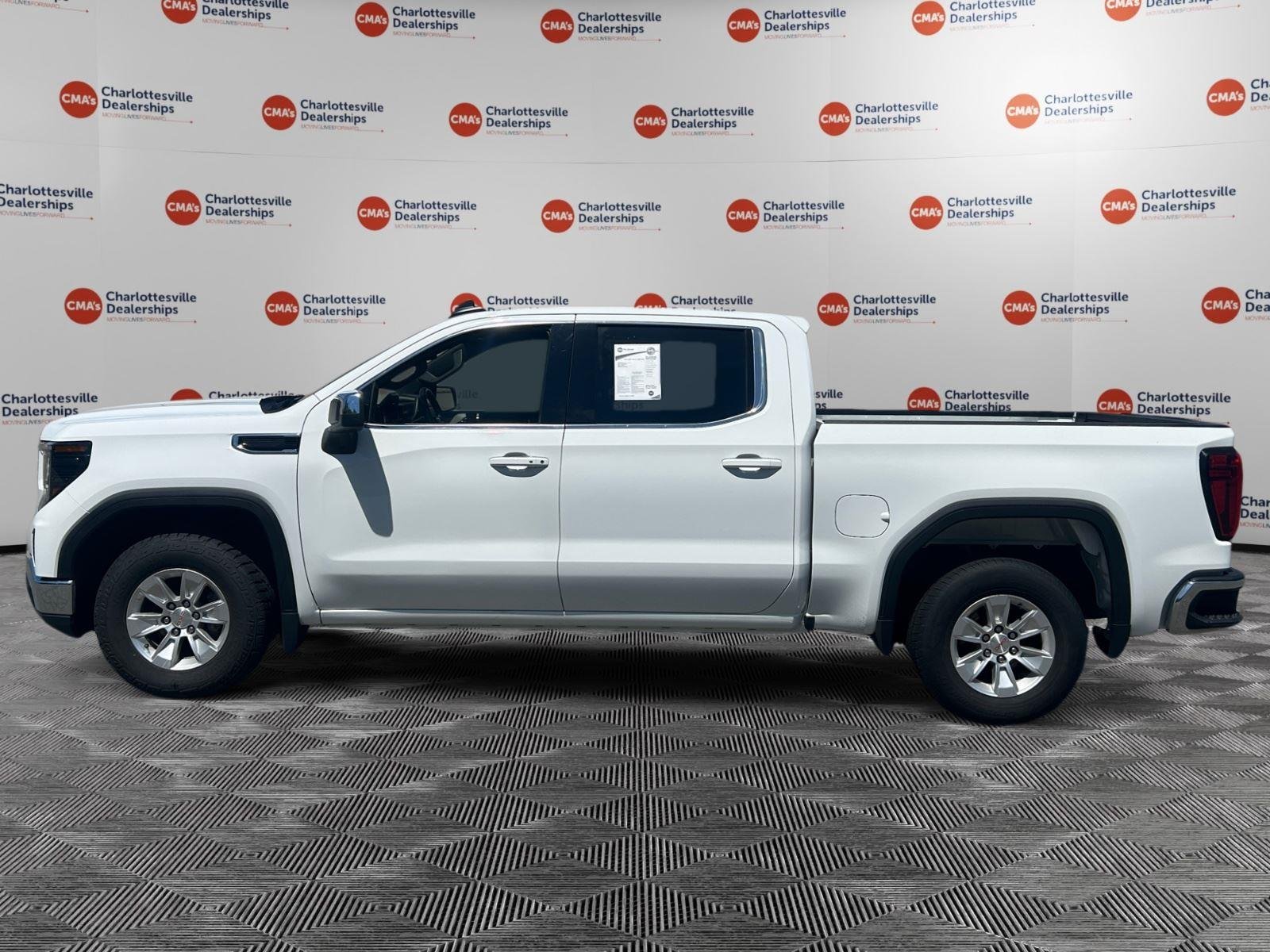 Used 2024 Summit White GMC SLE image 2