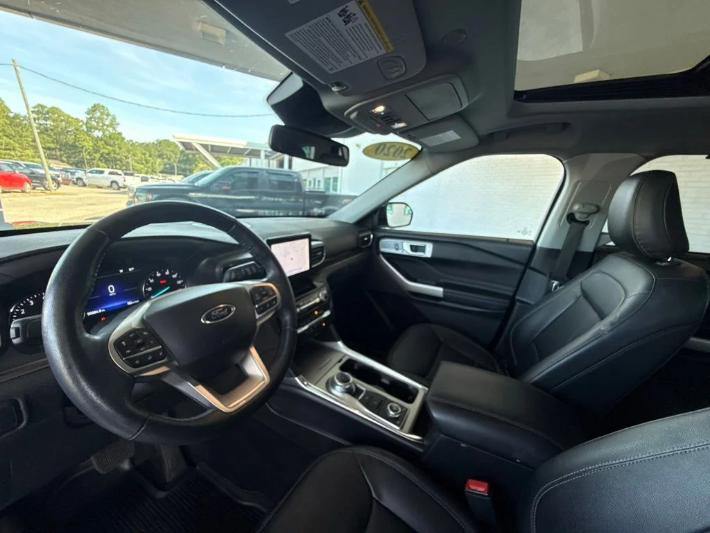 Used 2022 Gray Metallic Ford Limited image 22