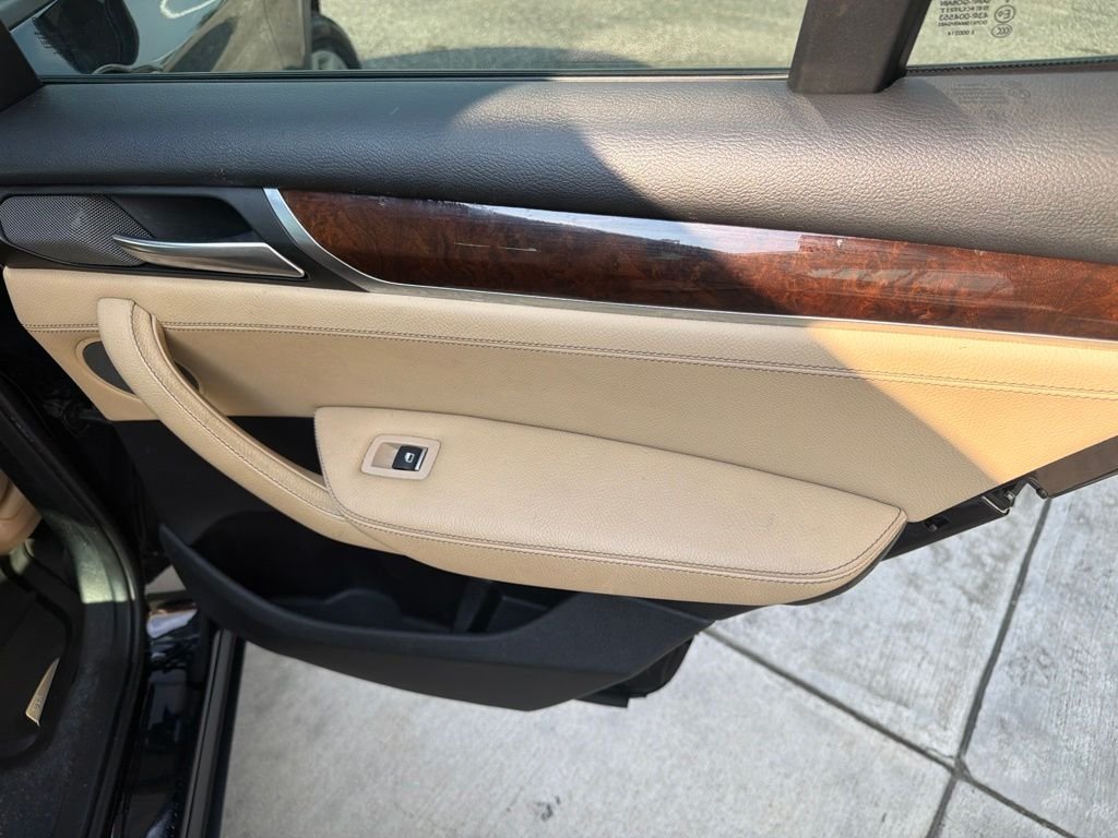 Used 2017 Black BMW sDrive28i image 18