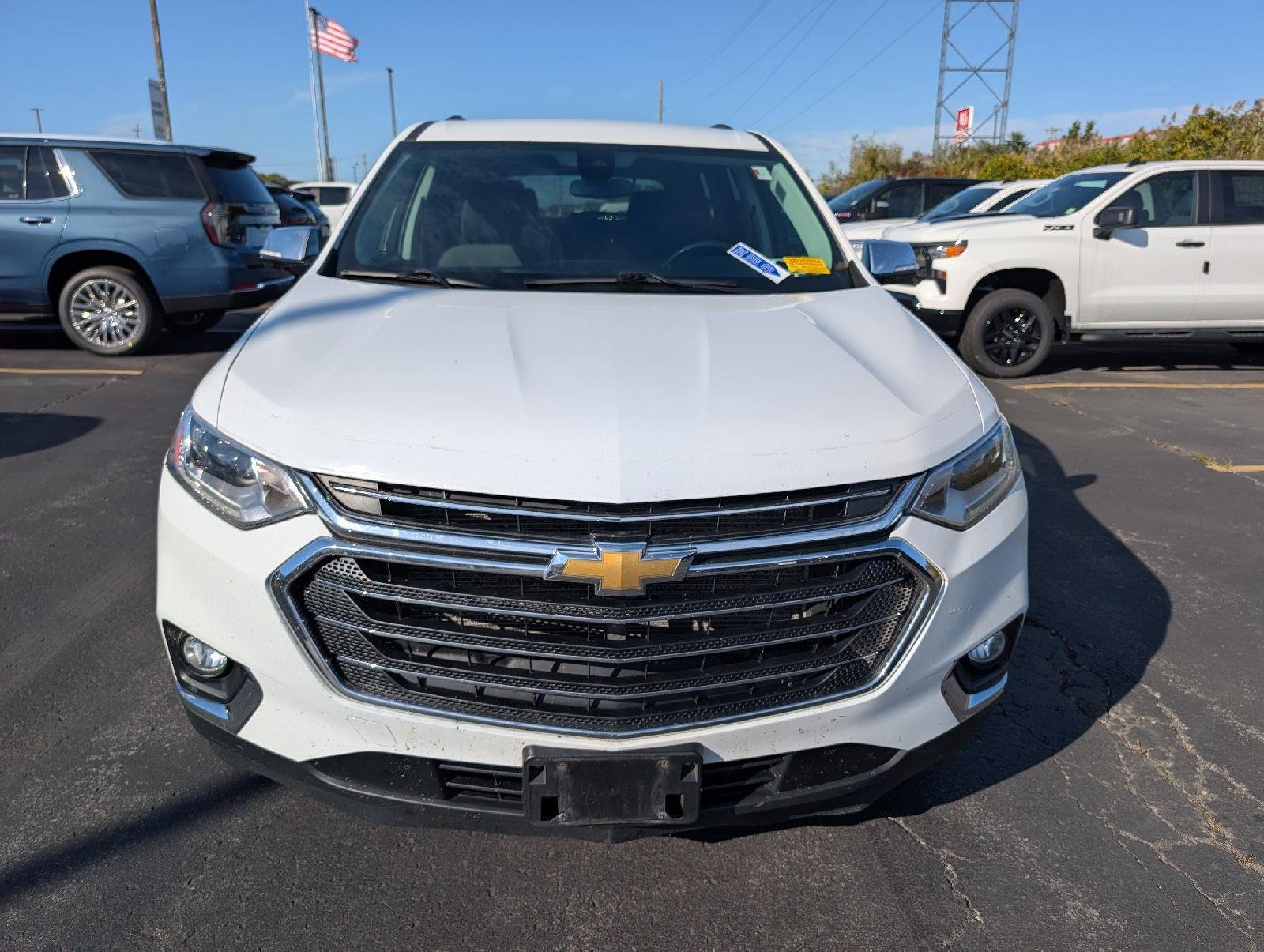 Used 2020 Summit White Chevrolet LT Cloth image 2
