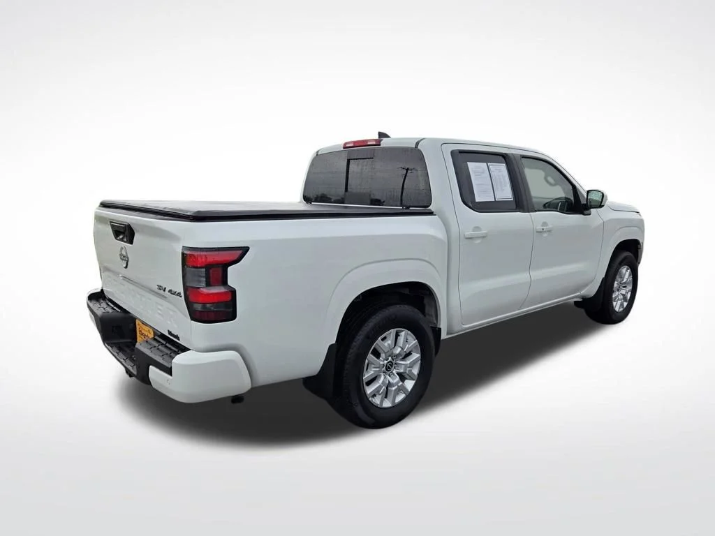 Used 2023 White Nissan SV image 3