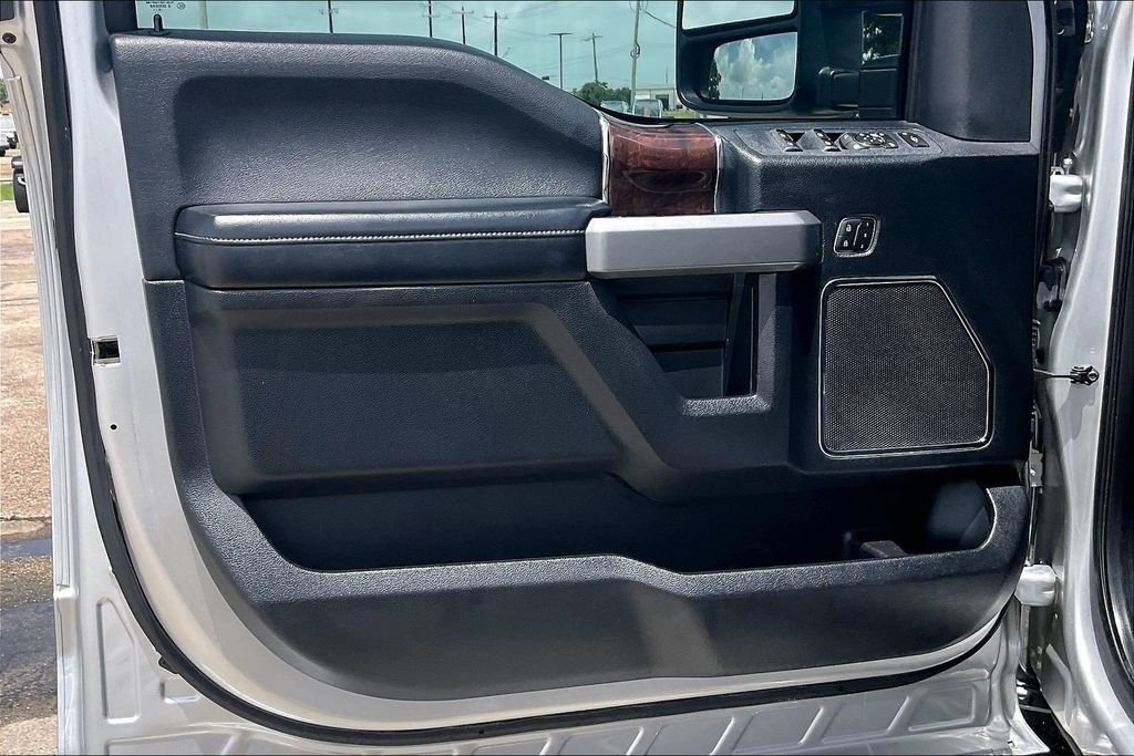 Used 2017 Silver Ford Platinum image 17