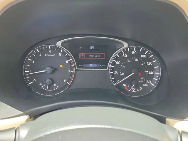Used 2019 White Nissan Platinum image 28