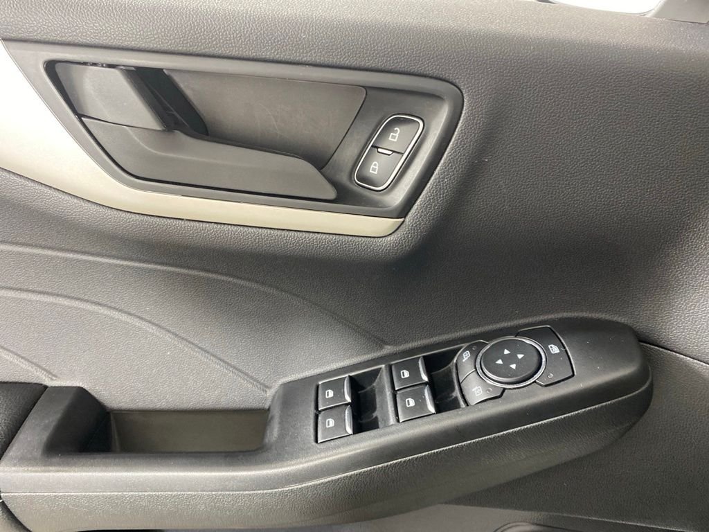 Used 2022 White Ford SE image 10