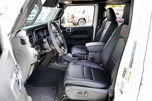 New 2026 Bright White Clear-Coat Exterior Paint Jeep Rubicon X image 21