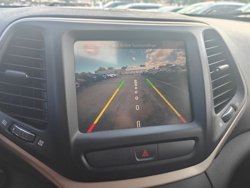 Used 2016 Gray Jeep Latitude image 15