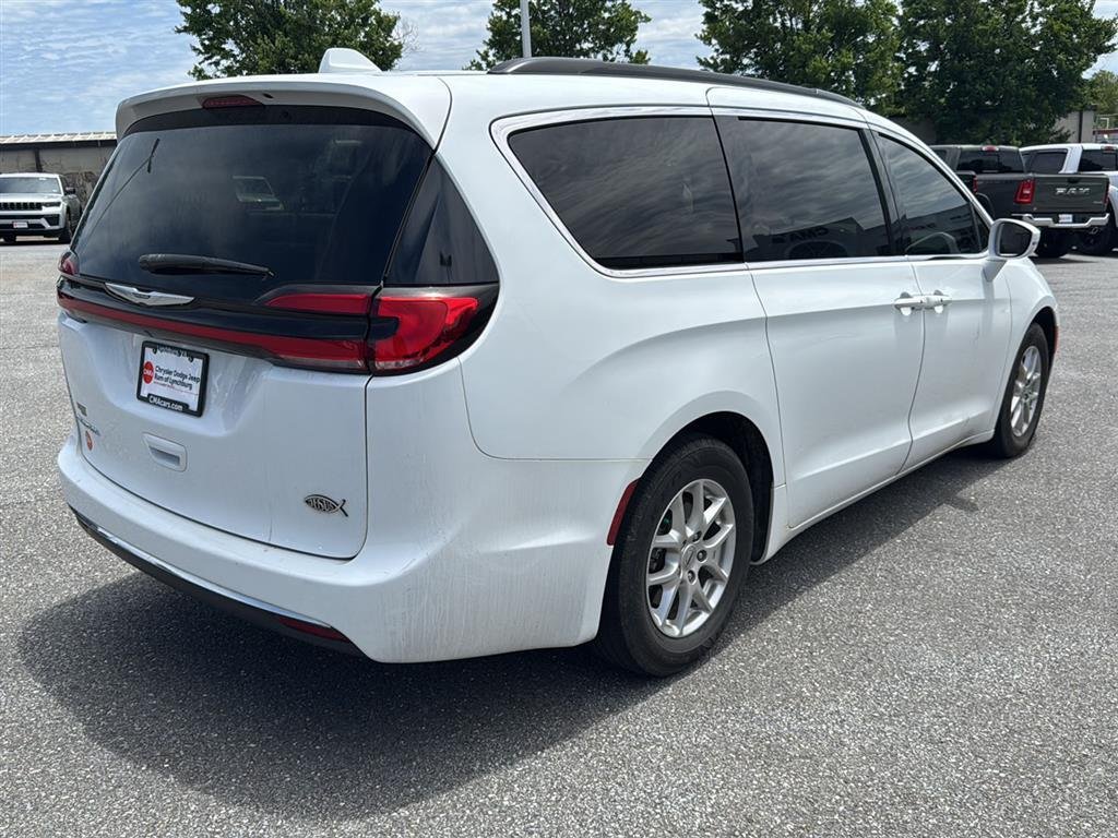 Used 2022 Bright White Clearcoat Chrysler Touring L image 5