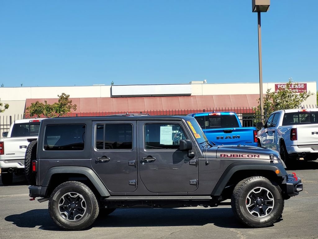 Certified Used 2016 Gray Jeep Unlimited Rubicon image 3