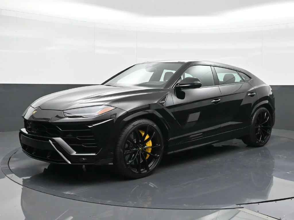 Used 2022  Lamborghini Base image 1
