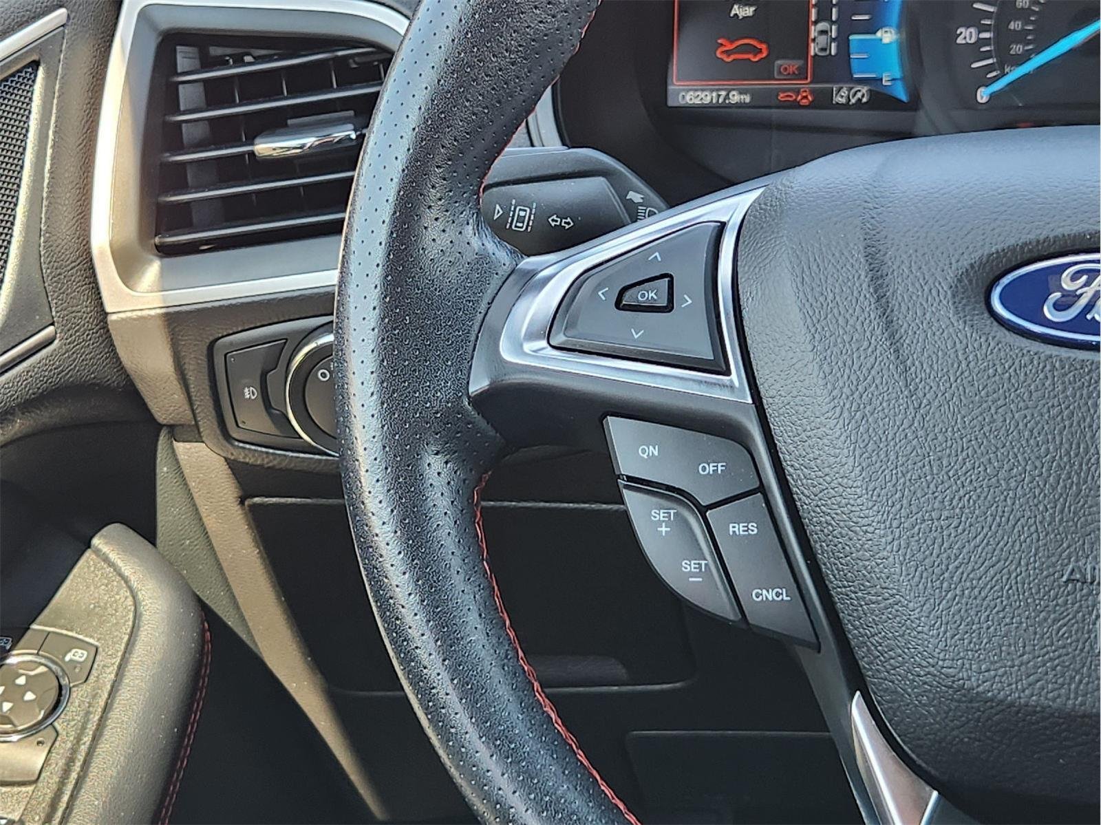 2022 Ford Edge photo 28 of 33