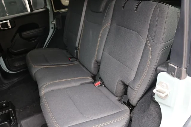 Used 2024 Earl Clearcoat Jeep Sport S image 16