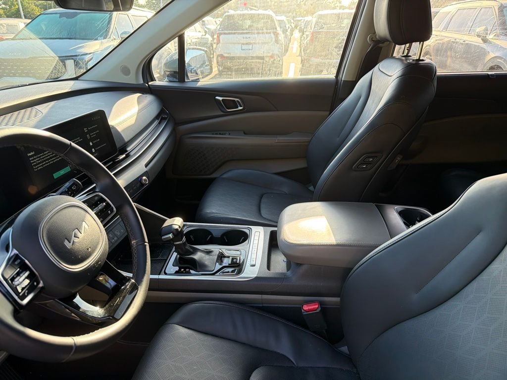 Certified Used 2025 Ceramic Silver Kia EX image 10