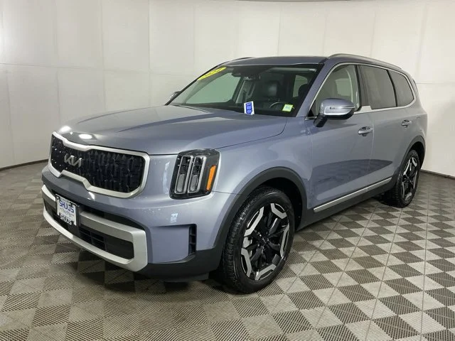 Used 2024 Silver Kia EX image 4