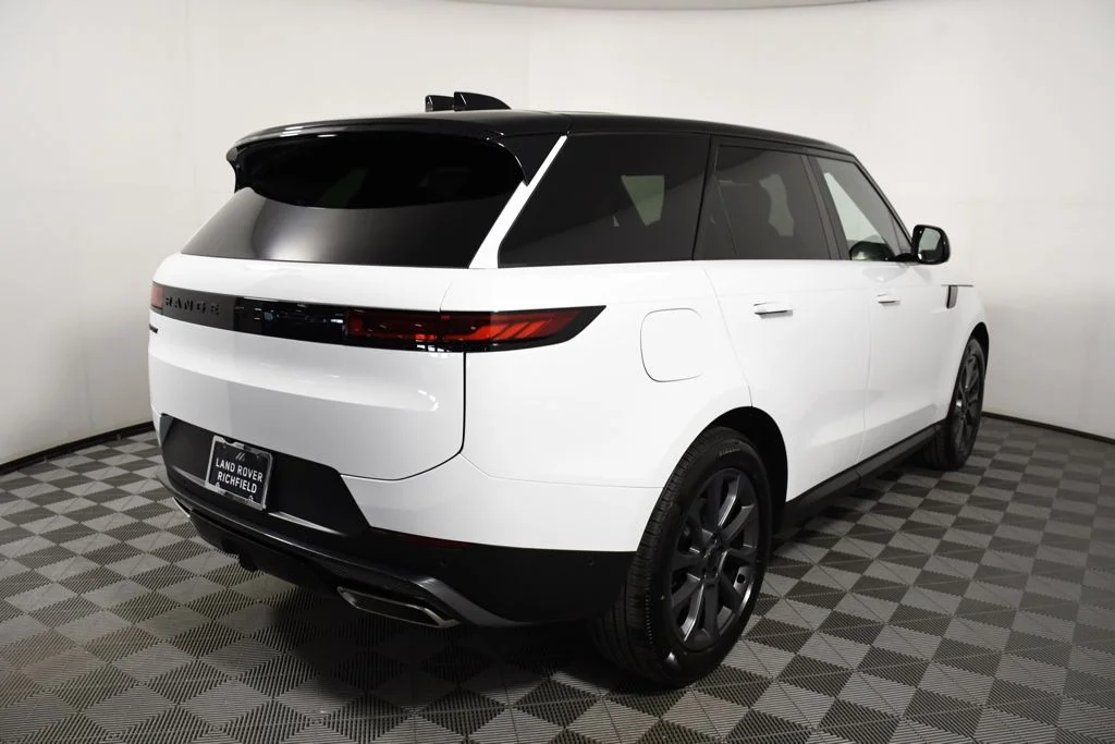 New 2026 Fuji White Land Rover SE image 6