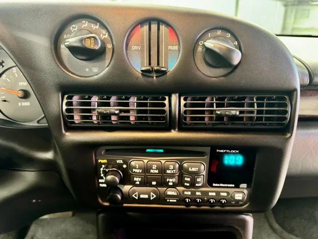 1998 Chevrolet Monte Carlo Z34 - Photo 21