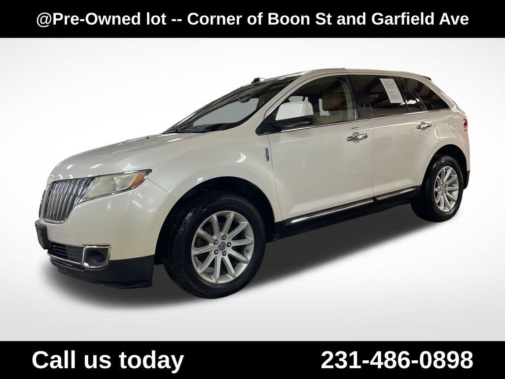 Used 2011  Lincoln Base image 1