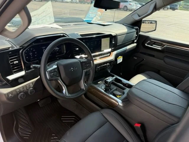 Used 2026 Summit White Chevrolet LT Trail Boss image 13
