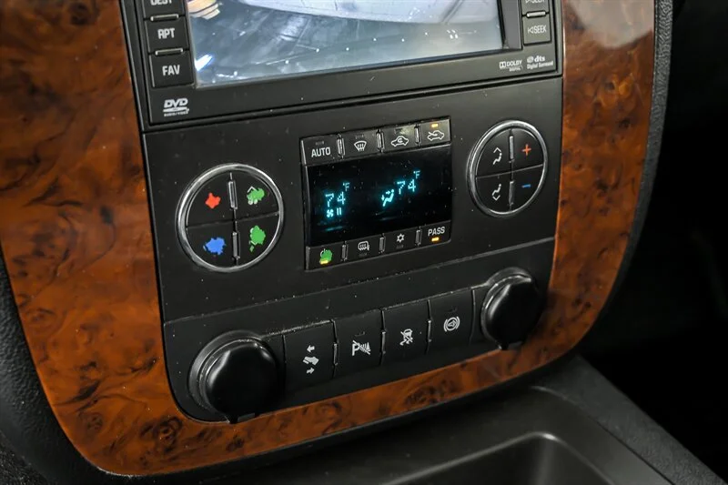 2011 Chevrolet Silverado 3500HD LTZ - Photo 29