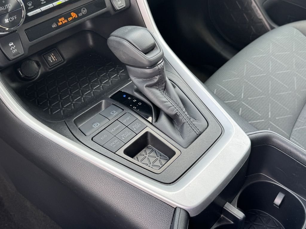 Used 2025 Silver Toyota XLE image 25