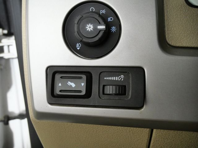 Used 2010  Ford Lariat image 23