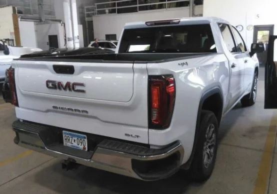 Used 2025 White GMC SLT image 10