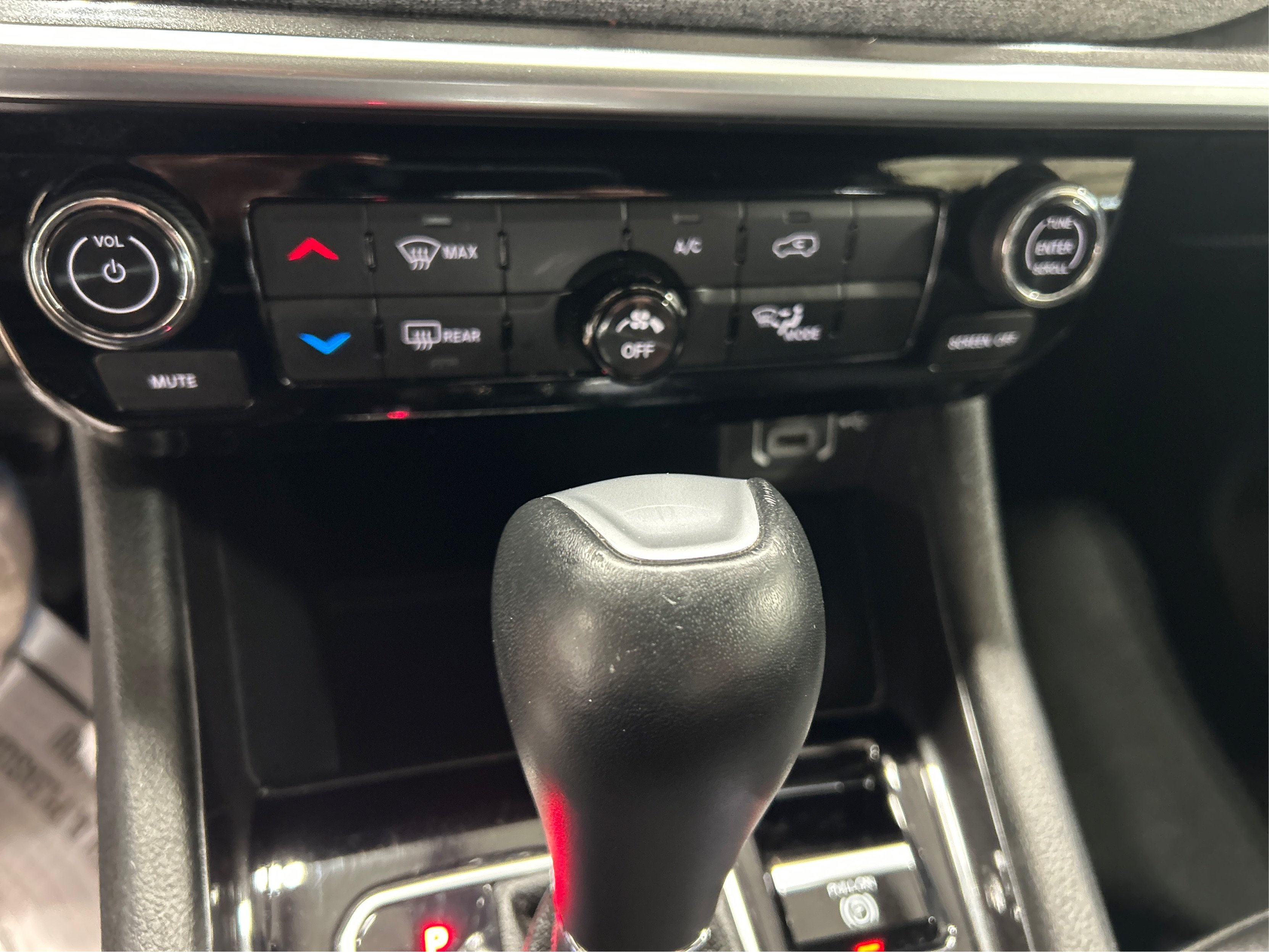 Used 2024 Black Jeep Latitude image 26
