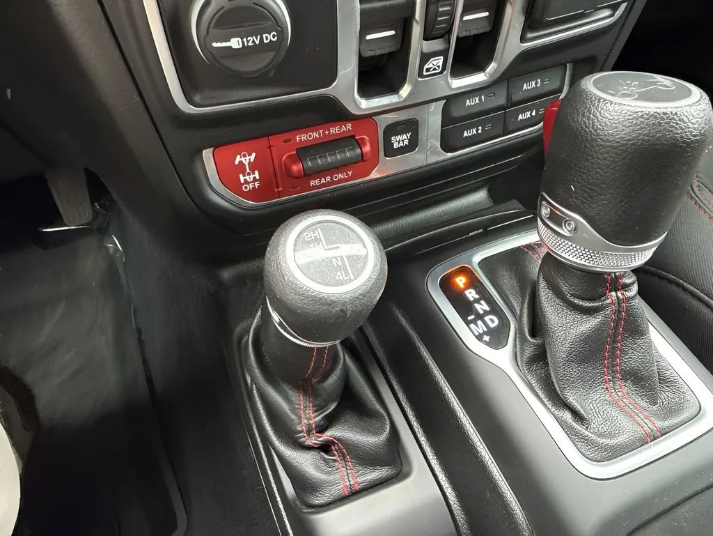 Used 2019  Jeep Rubicon image 20