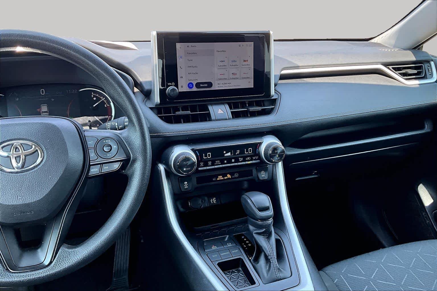 Used 2025 Ice Cap Toyota XLE image 7