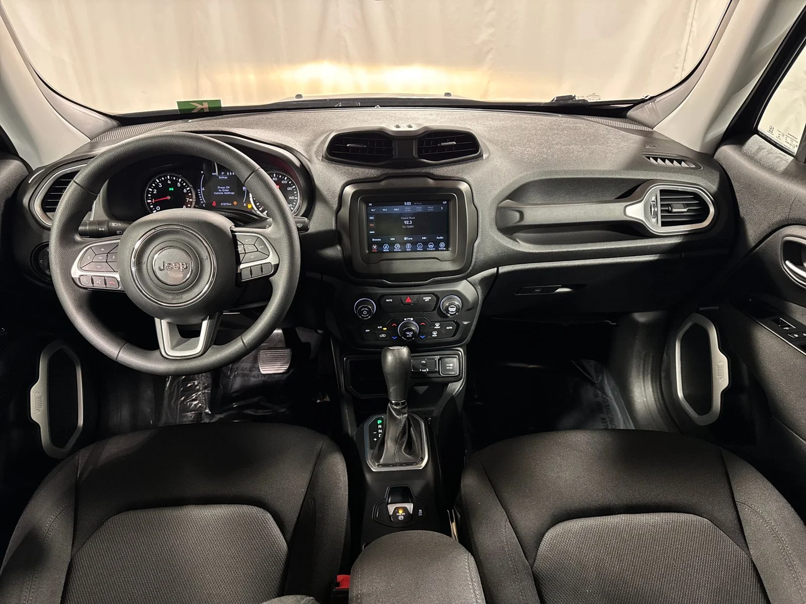 Used 2019 Crystal Metallic Jeep Sport image 4