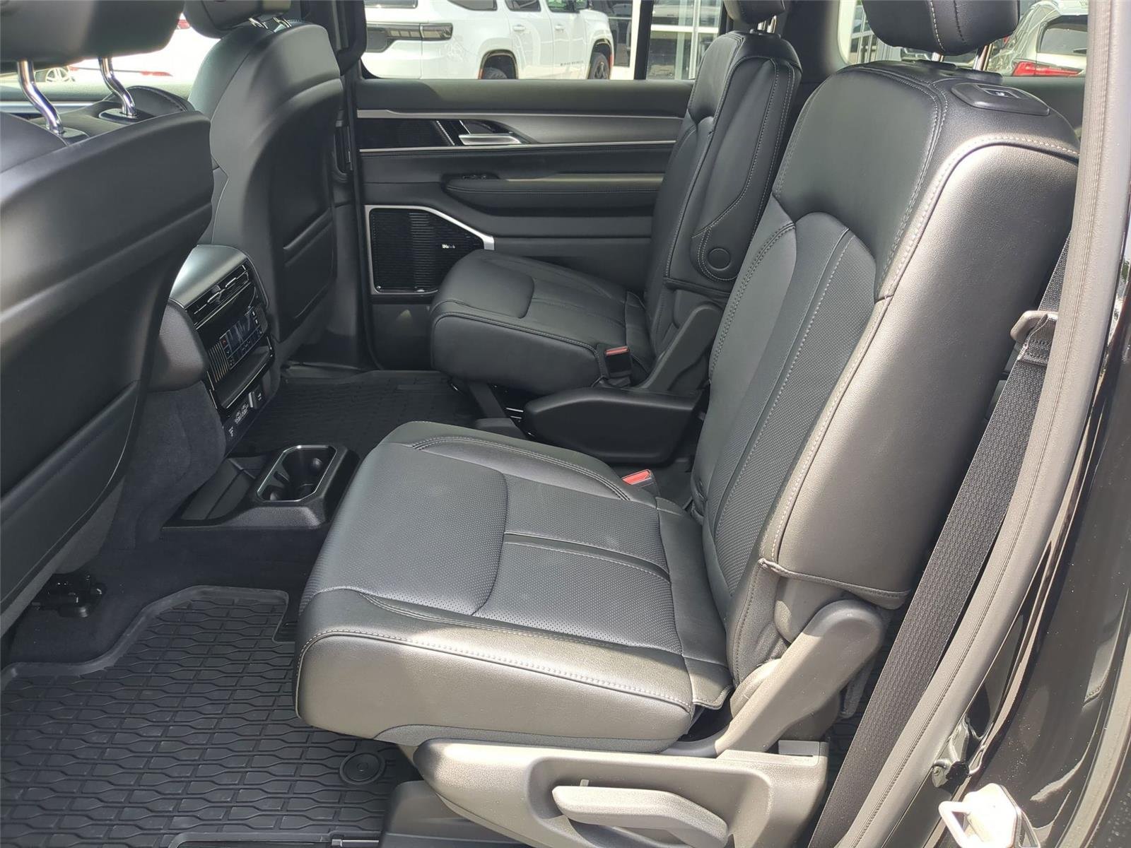 New 2026 High Gloss Black Exterior Paint Jeep Limited Altitude image 27